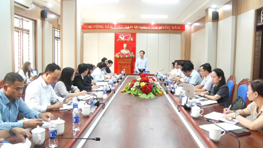 Đoàn công tác của UBND tỉnh Quảng Trị làm việc tại xã Khe Sanh